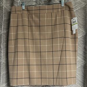 Amanda & Chelsea Plaid Pencil Skirt in Beige